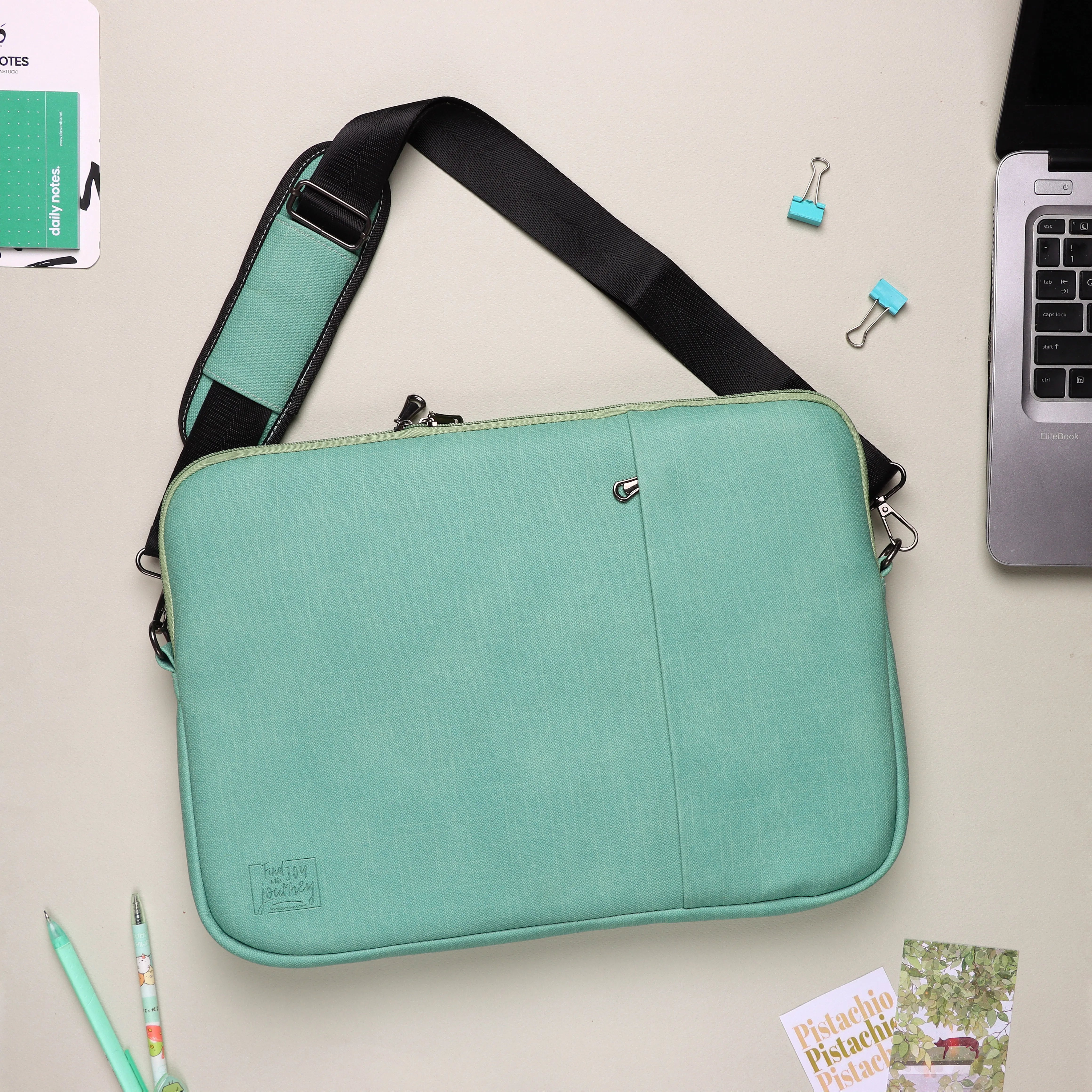 Shoulder Laptop Sleeve  | Pistachio