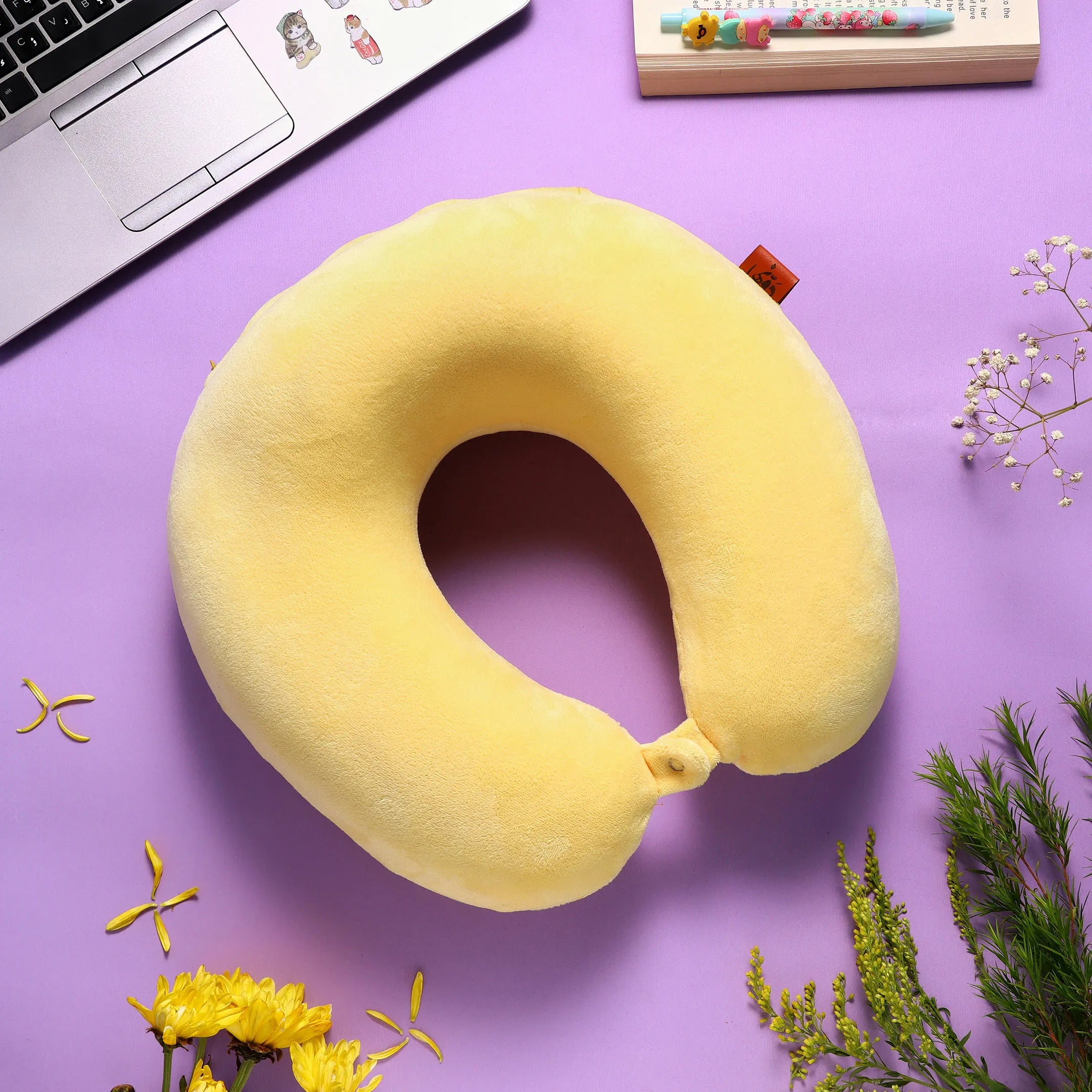 Neck pillow by Dawenha | Yellow