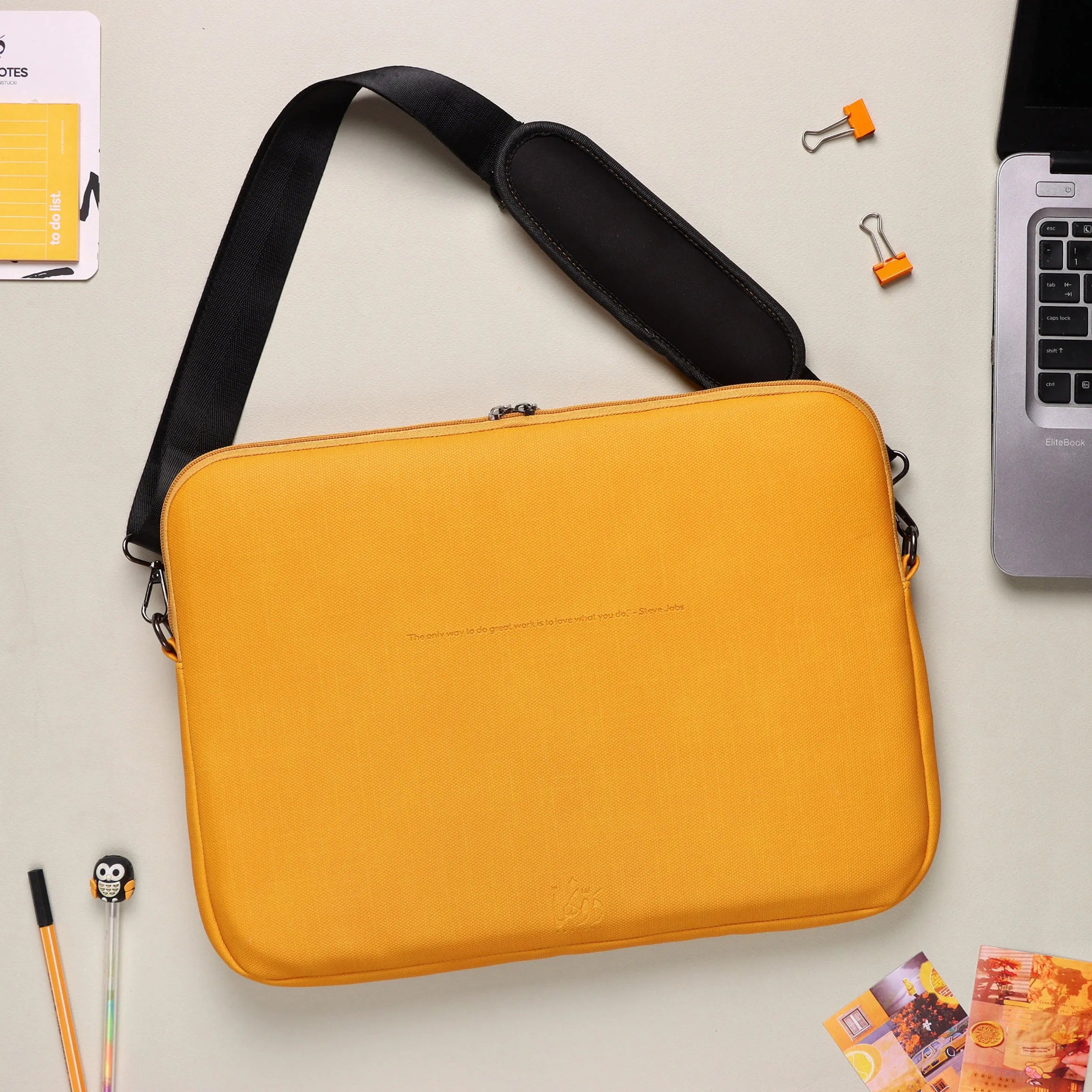 Shoulder Laptop Sleeve | Mango